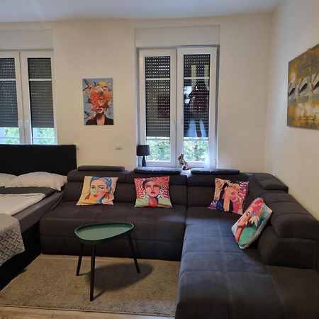 City-Apartment In Krefeld, Kueche, Naehe Duesseldorf Messe Buitenkant foto