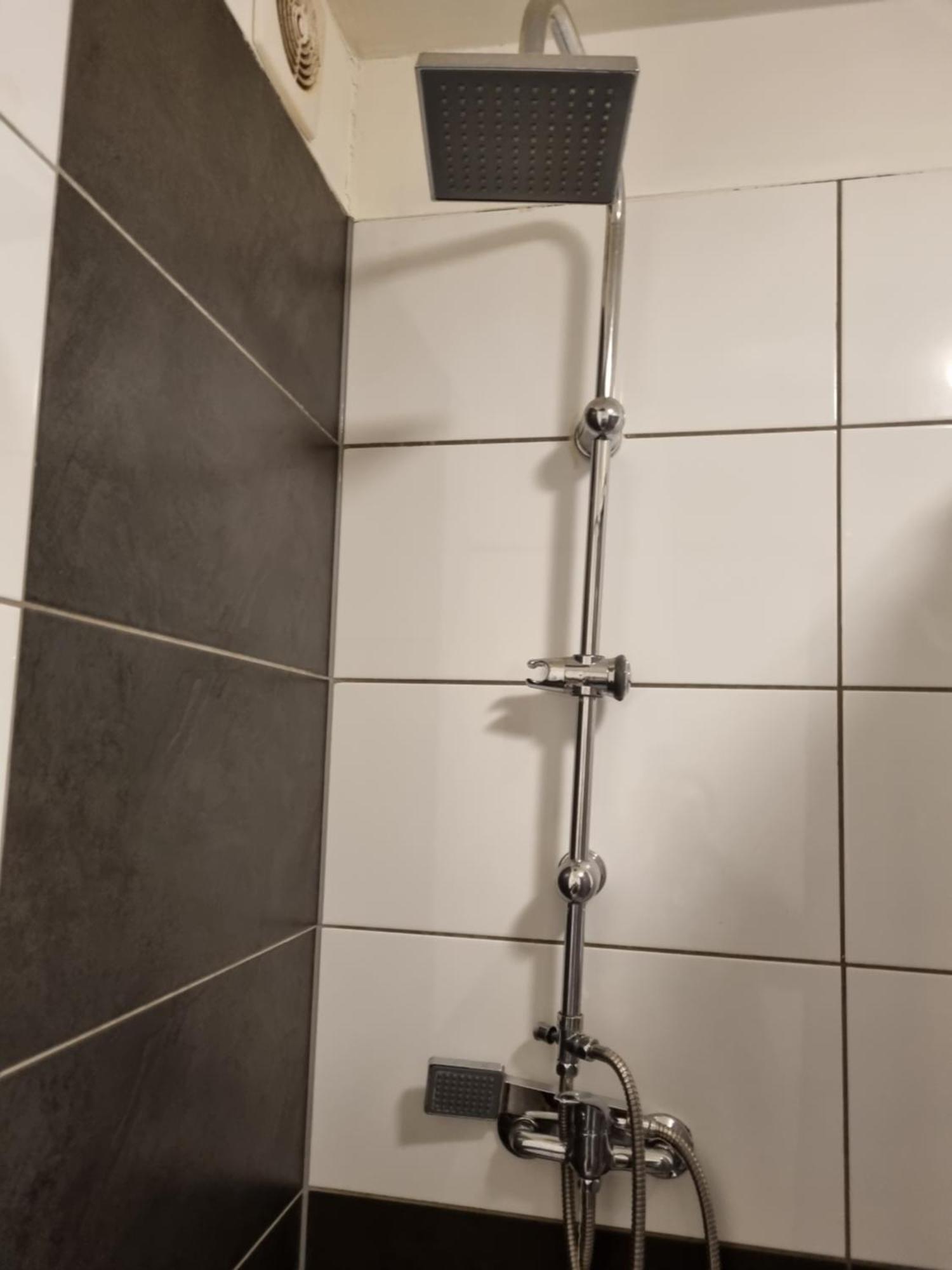 City-Apartment In Krefeld, Kueche, Naehe Duesseldorf Messe Buitenkant foto