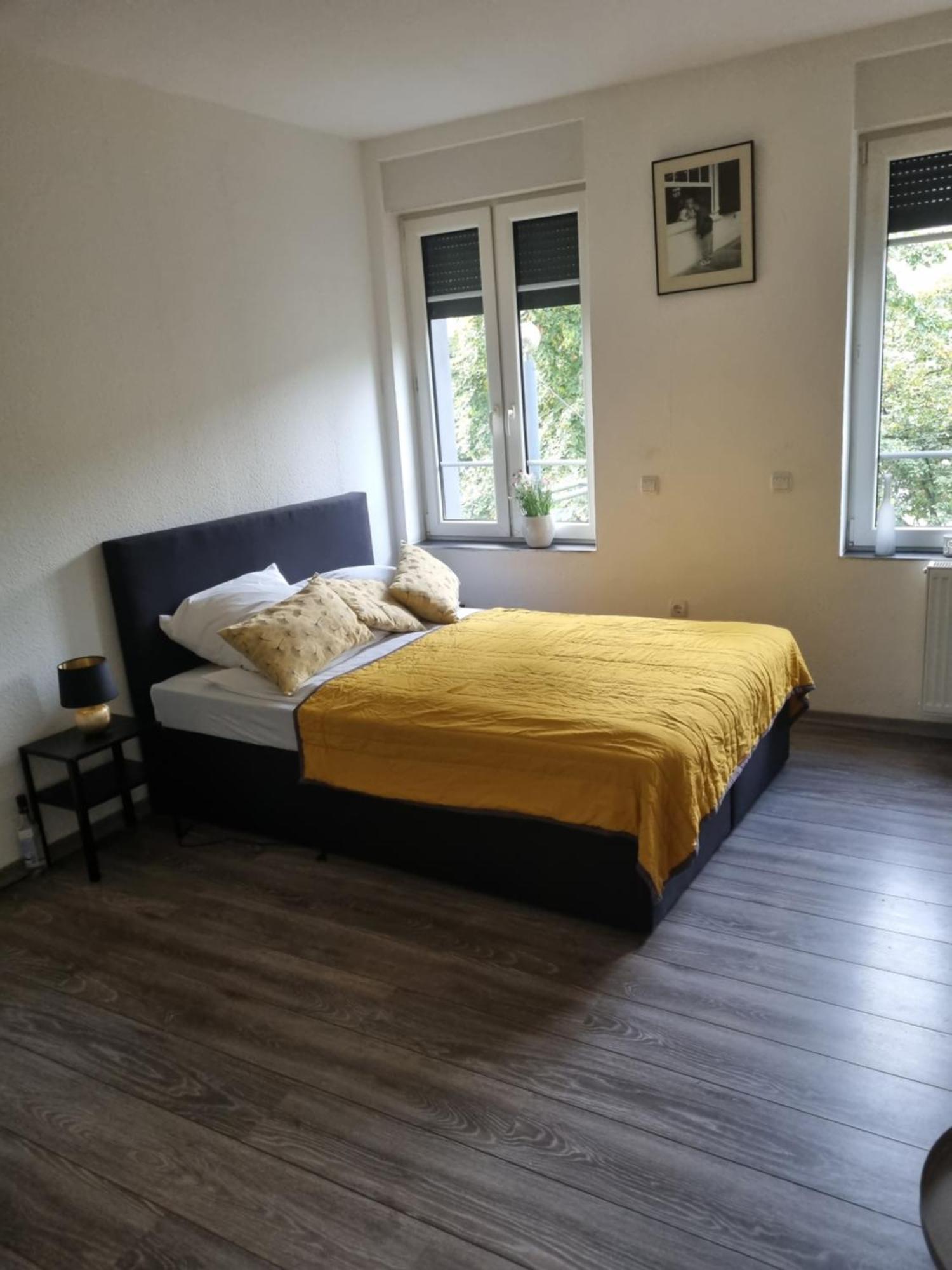 City-Apartment In Krefeld, Kueche, Naehe Duesseldorf Messe Buitenkant foto