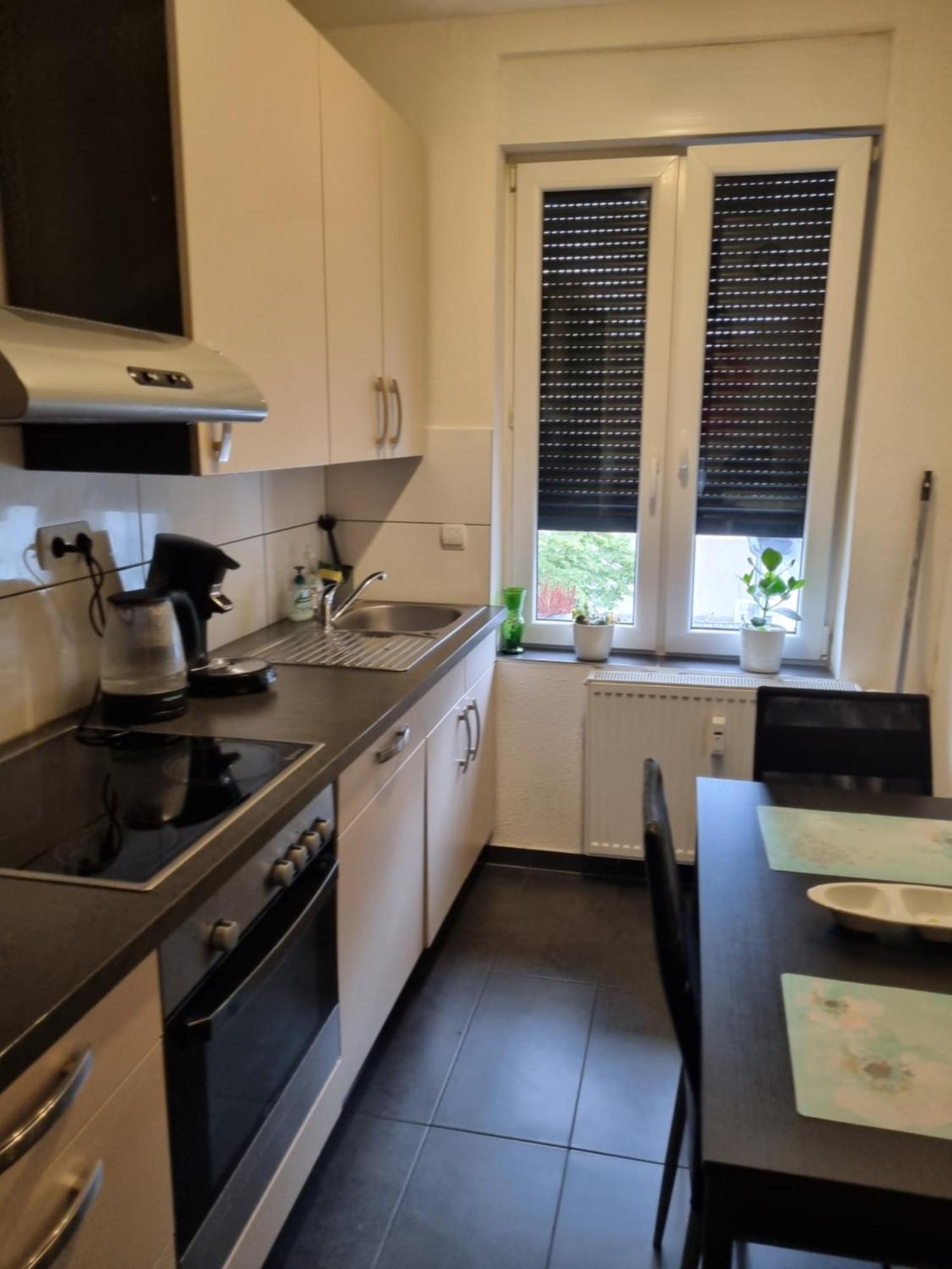 City-Apartment In Krefeld, Kueche, Naehe Duesseldorf Messe Buitenkant foto